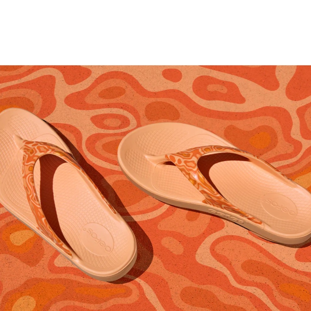 OOFOS “Oolala Limited Edition” Sandals - Picture 10 of 14